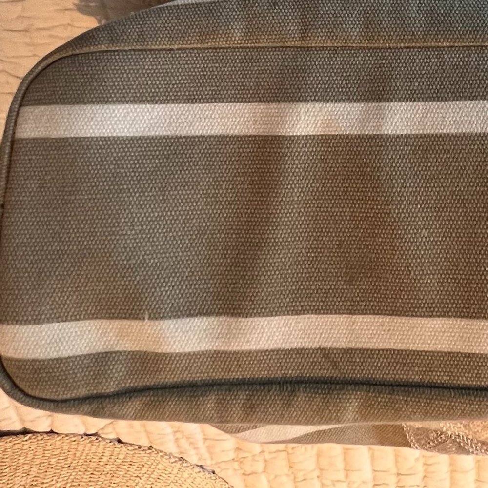 Tommy Bahama Bag - Picture 7 of 12